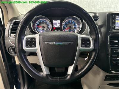 2014 Chrysler Town & Country Touring-L   - Photo 4 - Bethany, CT 06524