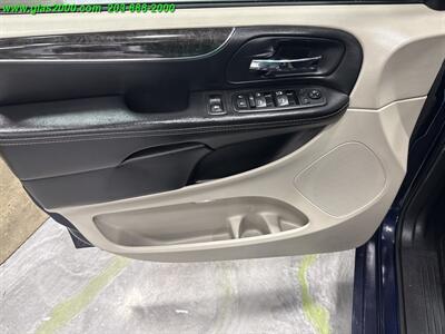 2014 Chrysler Town & Country Touring-L   - Photo 25 - Bethany, CT 06524