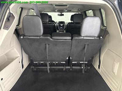 2014 Chrysler Town & Country Touring-L   - Photo 15 - Bethany, CT 06524