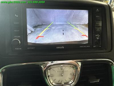 2014 Chrysler Town & Country Touring-L   - Photo 11 - Bethany, CT 06524