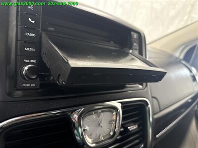 2014 Chrysler Town & Country Touring-L   - Photo 35 - Bethany, CT 06524