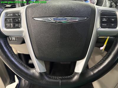 2014 Chrysler Town & Country Touring-L   - Photo 28 - Bethany, CT 06524