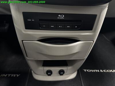 2014 Chrysler Town & Country Touring-L   - Photo 36 - Bethany, CT 06524