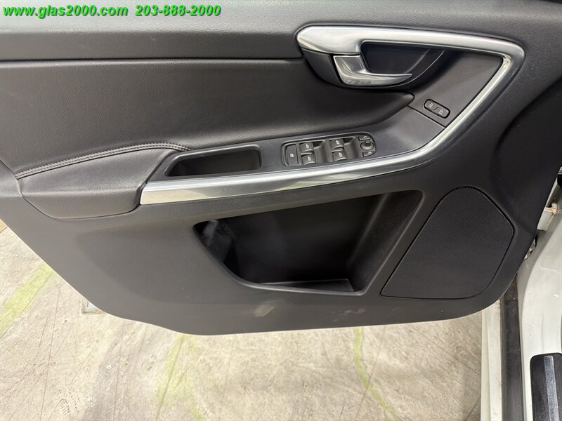 2016 Volvo XC60 T5 Premier - Photo 25 - Bethany, CT 06524