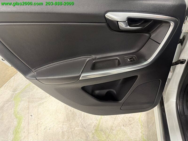 2016 Volvo XC60 T5 Premier - Photo 28 - Bethany, CT 06524
