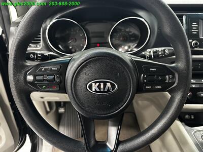 2018 Kia Sedona L   - Photo 4 - Bethany, CT 06524