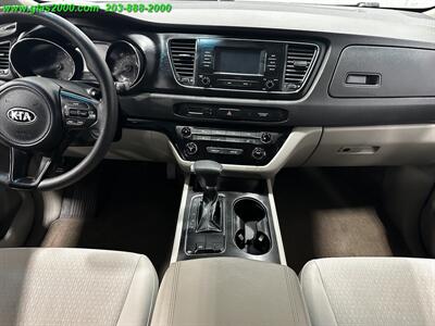 2018 Kia Sedona L   - Photo 6 - Bethany, CT 06524