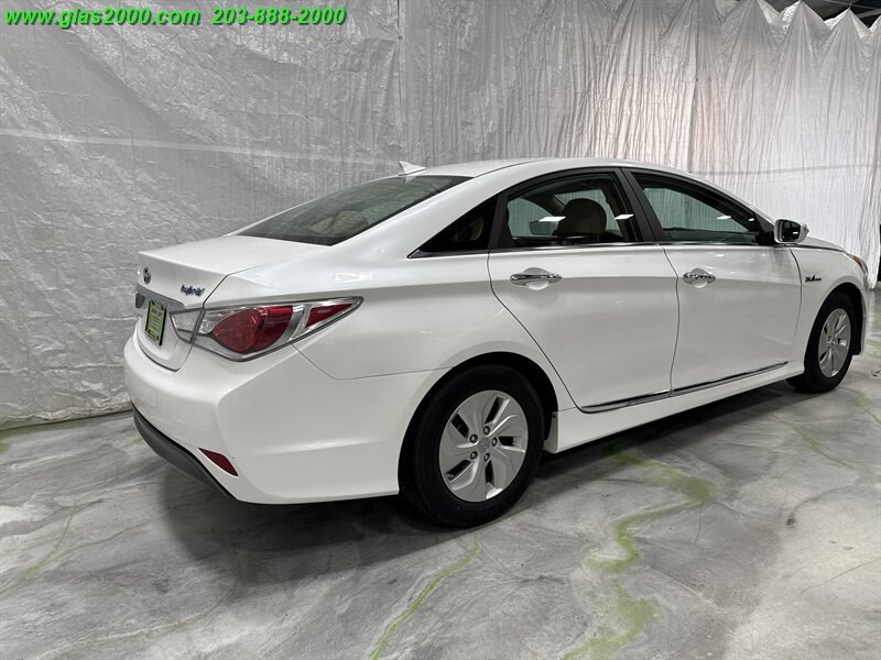 2015 Hyundai SONATA Hybrid   - Photo 8 - Bethany, CT 06524