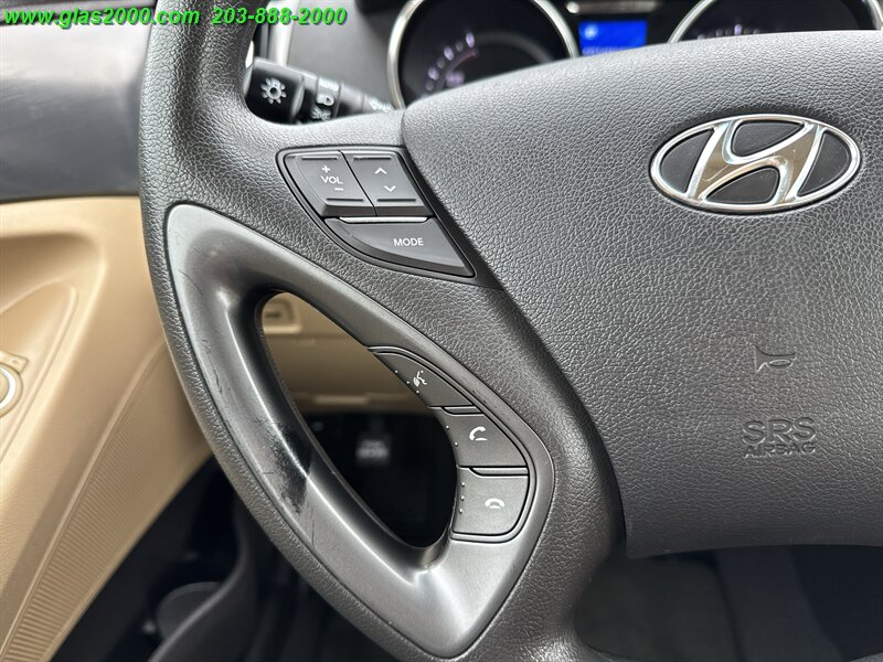 2015 Hyundai SONATA Hybrid   - Photo 21 - Bethany, CT 06524