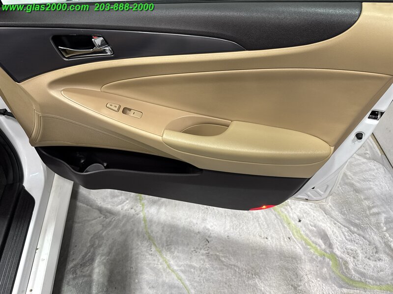 2015 Hyundai SONATA Hybrid   - Photo 26 - Bethany, CT 06524