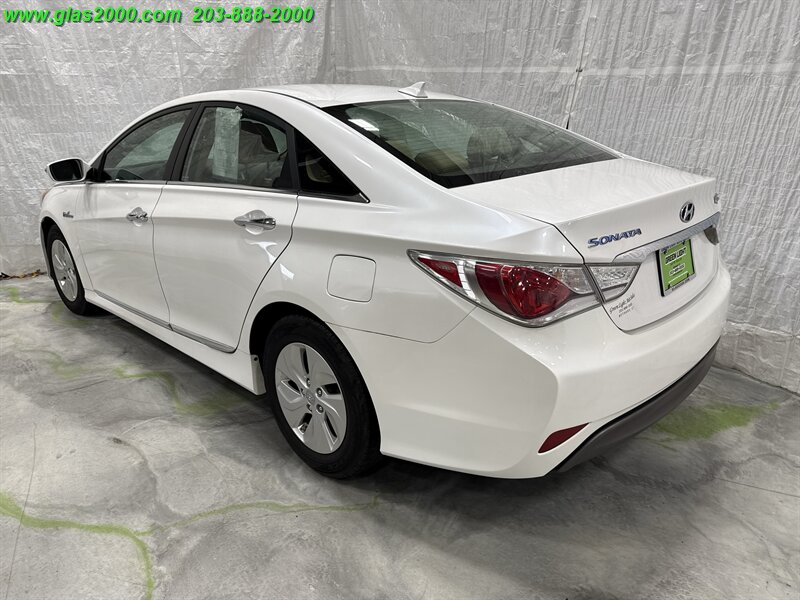 2015 Hyundai SONATA Hybrid   - Photo 7 - Bethany, CT 06524