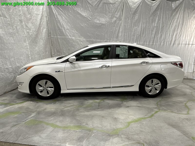 2015 Hyundai SONATA Hybrid   - Photo 13 - Bethany, CT 06524