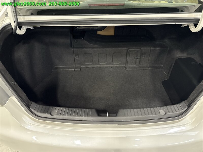 2015 Hyundai SONATA Hybrid   - Photo 29 - Bethany, CT 06524