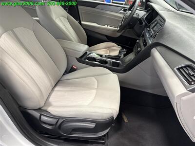 2016 Hyundai SONATA Hybrid SE   - Photo 5 - Bethany, CT 06524