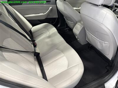 2016 Hyundai SONATA Hybrid SE   - Photo 10 - Bethany, CT 06524