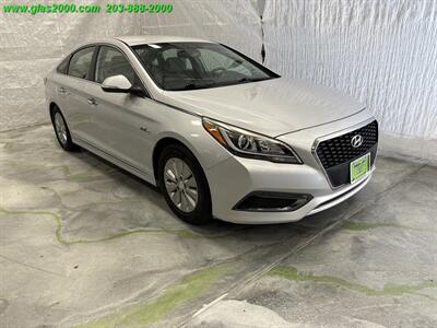 2016 Hyundai SONATA Hybrid SE   - Photo 2 - Bethany, CT 06524