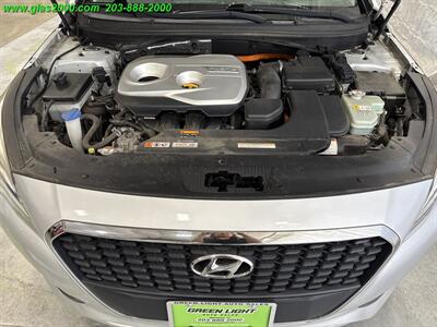 2016 Hyundai SONATA Hybrid SE   - Photo 12 - Bethany, CT 06524
