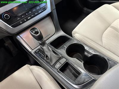 2016 Hyundai SONATA Hybrid SE   - Photo 28 - Bethany, CT 06524