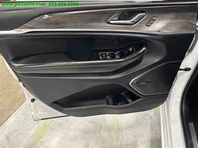 2021 Jeep Grand Cherokee Overland   - Photo 25 - Bethany, CT 06524