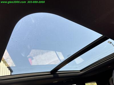 2021 Jeep Grand Cherokee Overland   - Photo 12 - Bethany, CT 06524