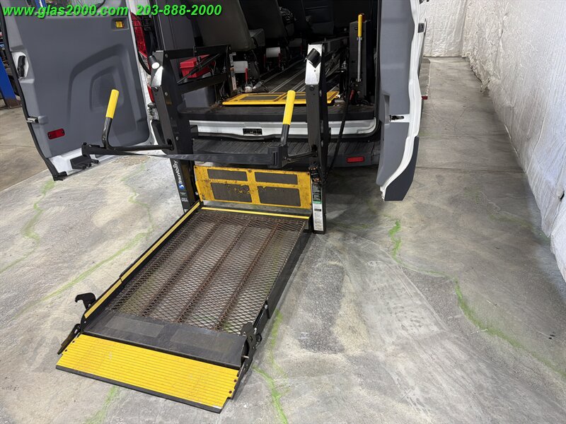 2018 Ford Transit 350 XL Handicap Wheelchair - Photo 31 - Bethany, CT 06524