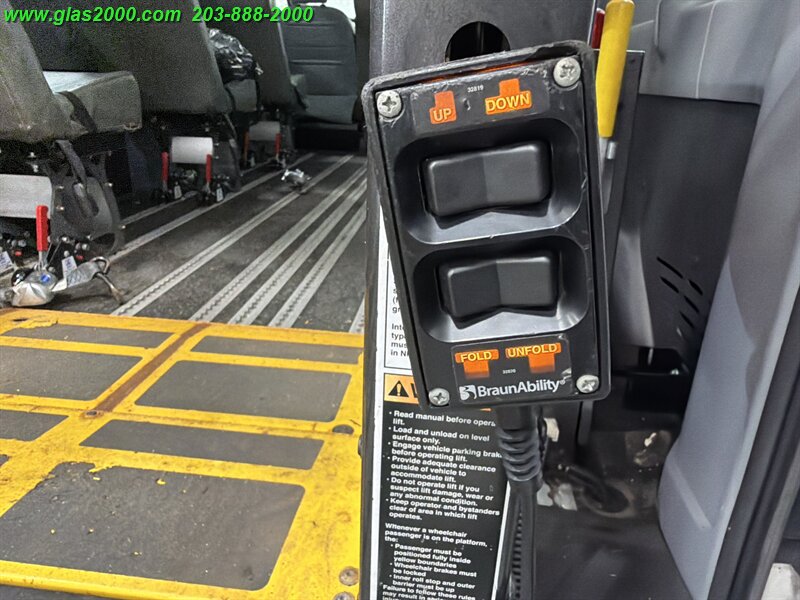 2018 Ford Transit 350 XL Handicap Wheelchair - Photo 11 - Bethany, CT 06524