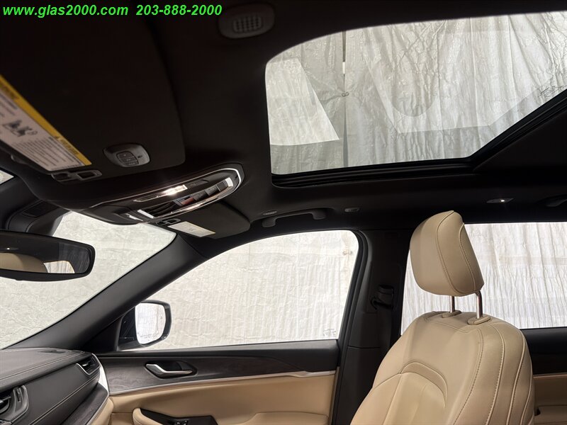 2023 Jeep Grand Cherokee Limited - Photo 12 - Bethany, CT 06524