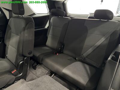 2018 Chevrolet Traverse LT Cloth w/1LT   - Photo 10 - Bethany, CT 06524