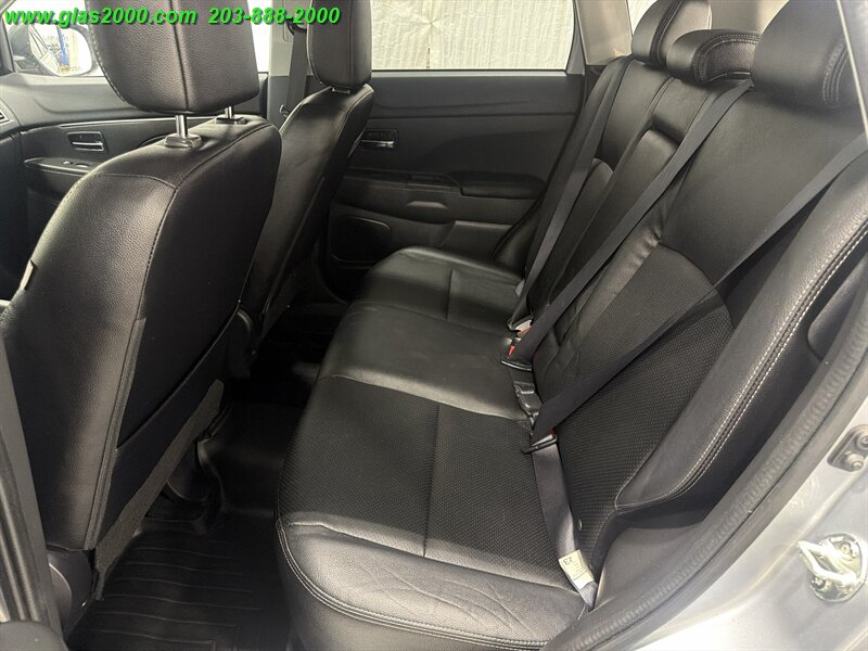 2017 Mitsubishi Outlander Sport 2.4 SEL - Photo 9 - Bethany, CT 06524
