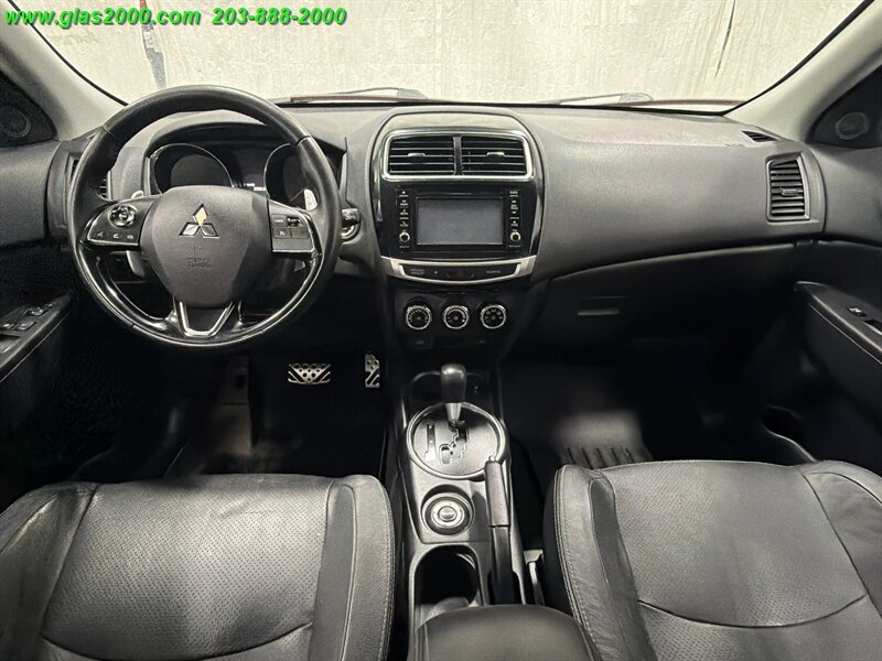 2017 Mitsubishi Outlander Sport 2.4 SEL - Photo 6 - Bethany, CT 06524