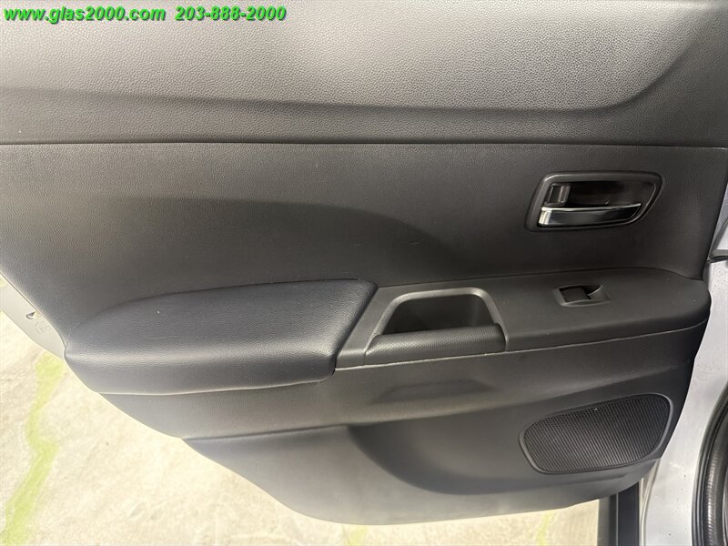 2017 Mitsubishi Outlander Sport 2.4 SEL - Photo 25 - Bethany, CT 06524