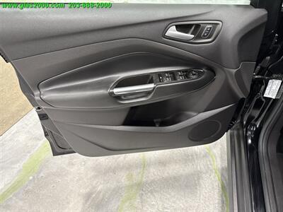 2017 Ford C-MAX Hybrid SE   - Photo 25 - Bethany, CT 06524