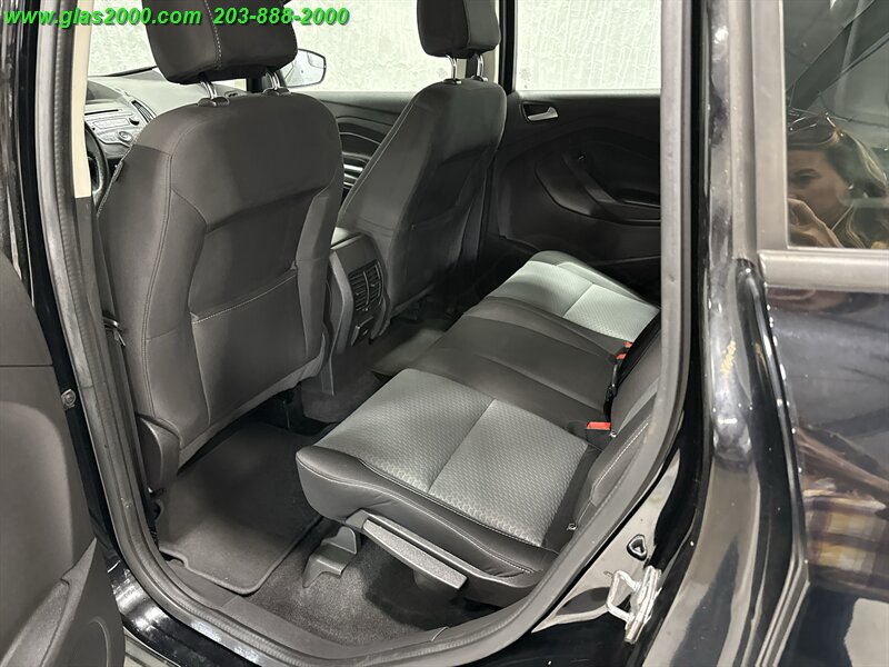 2017 Ford C-MAX Hybrid SE   - Photo 9 - Bethany, CT 06524