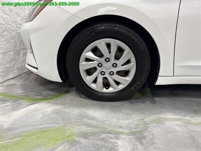 2019 Hyundai Elantra SE   - Photo 16 - Bethany, CT 06524