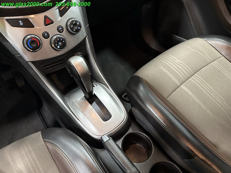 2016 Chevrolet Trax LT - Photo 9 - Bethany, CT 06524