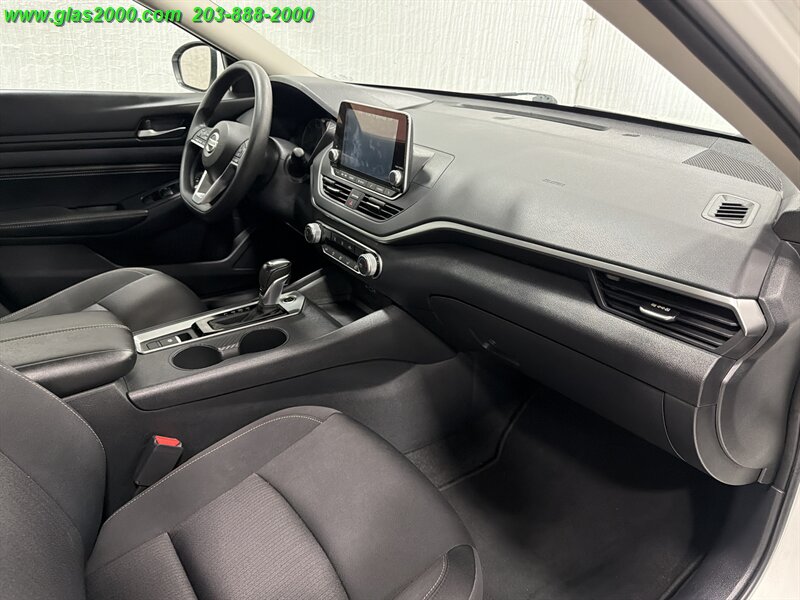 2020 Nissan Altima 2.5 S - Photo 5 - Bethany, CT 06524