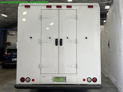 2009 Ford E-Series Van 450   - Photo 5 - Bethany, CT 06524