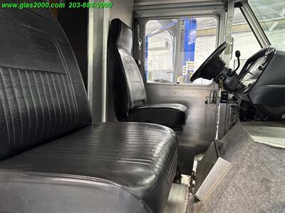 2009 Ford E-Series Van 450   - Photo 18 - Bethany, CT 06524