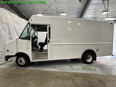 2009 Ford E-Series Van 450   - Photo 2 - Bethany, CT 06524