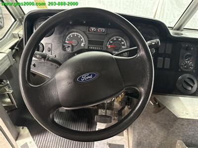 2009 Ford E-Series Van 450   - Photo 14 - Bethany, CT 06524