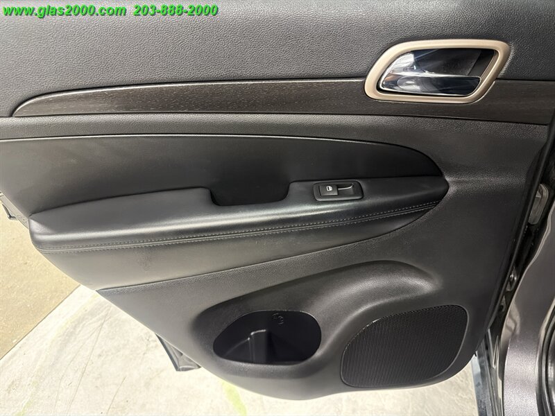 2016 Jeep Grand Cherokee Laredo - Photo 28 - Bethany, CT 06524