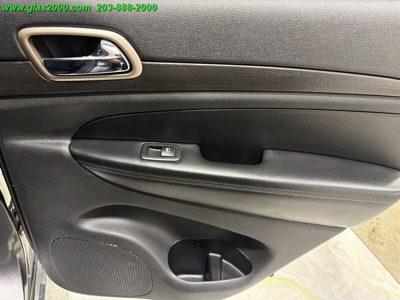 2016 Jeep Grand Cherokee Laredo - Photo 29 - Bethany, CT 06524