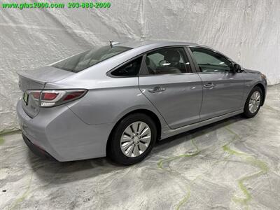 2016 Hyundai SONATA Hybrid SE - Photo 8 - Bethany, CT 06524