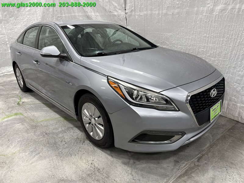 2016 Hyundai SONATA Hybrid SE - Photo 2 - Bethany, CT 06524