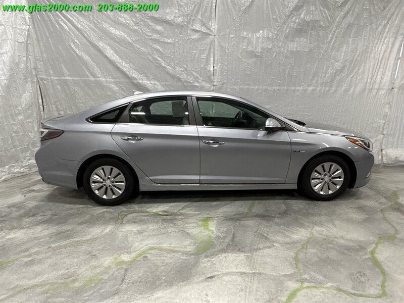 2016 Hyundai SONATA Hybrid SE - Photo 14 - Bethany, CT 06524