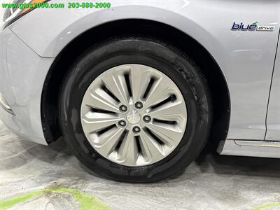 2016 Hyundai SONATA Hybrid SE - Photo 16 - Bethany, CT 06524