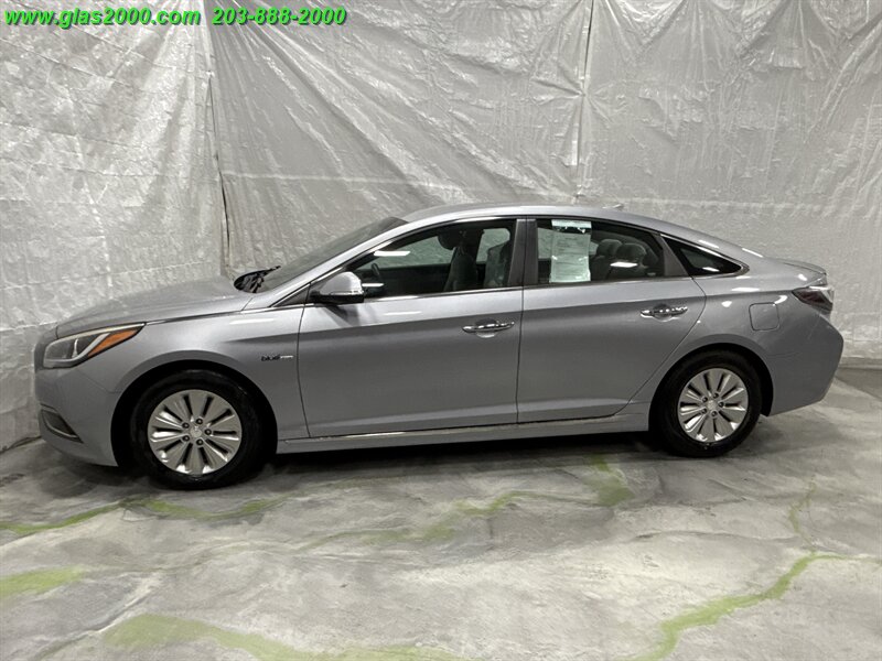 2016 Hyundai SONATA Hybrid SE - Photo 13 - Bethany, CT 06524