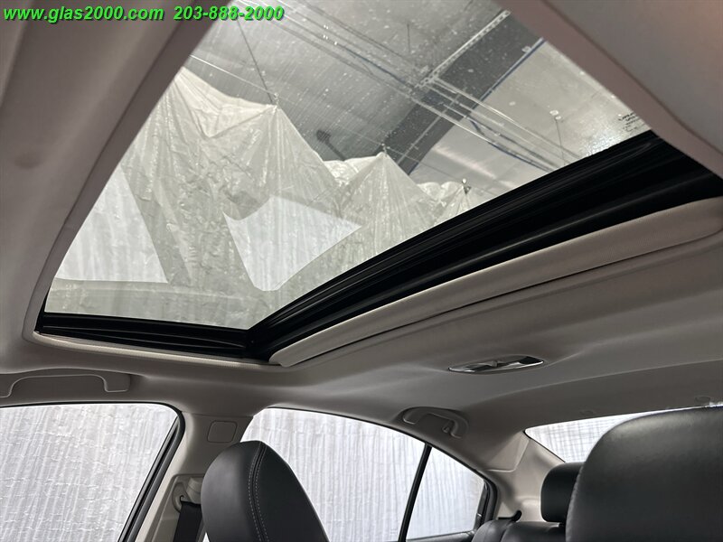 2017 Subaru Legacy 2.5i Limited - Photo 12 - Bethany, CT 06524