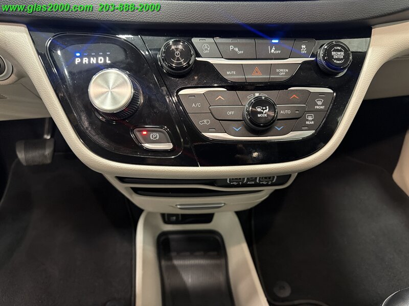 2024 Chrysler Pacifica Touring L - Photo 27 - Bethany, CT 06524