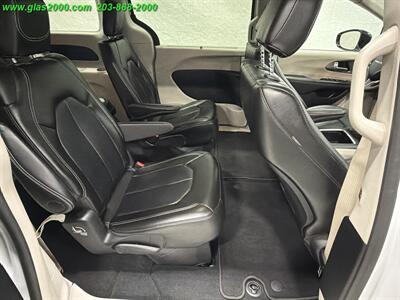 2024 Chrysler Pacifica Touring L - Photo 10 - Bethany, CT 06524